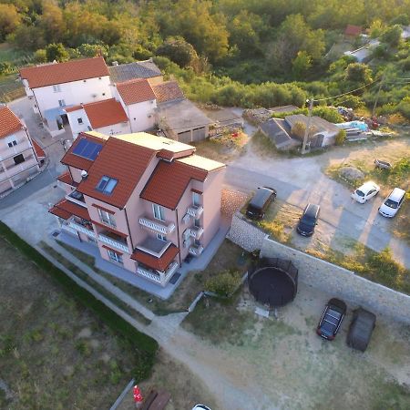 Apartmani Danijela Tomicic โลปาร์ ภายนอก รูปภาพ