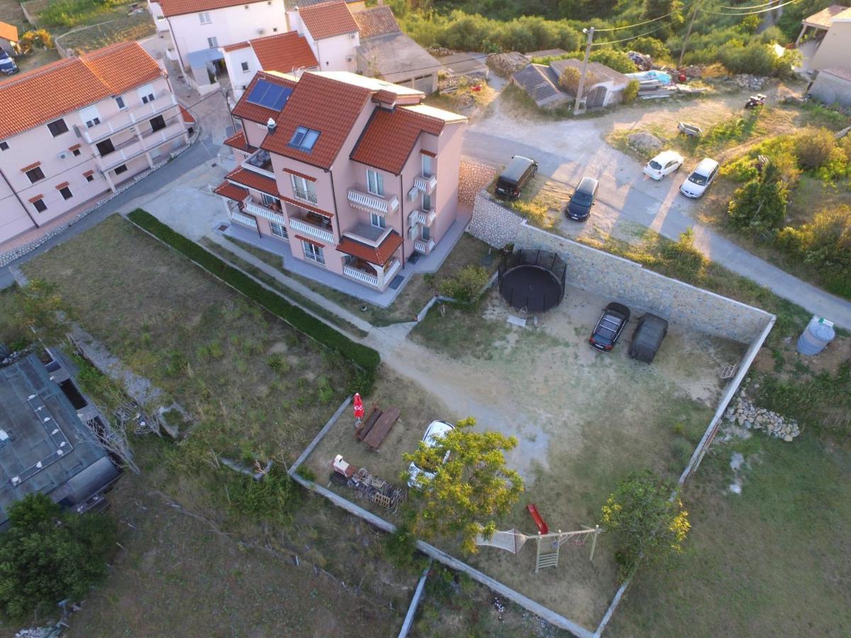 Apartmani Danijela Tomicic โลปาร์ ภายนอก รูปภาพ