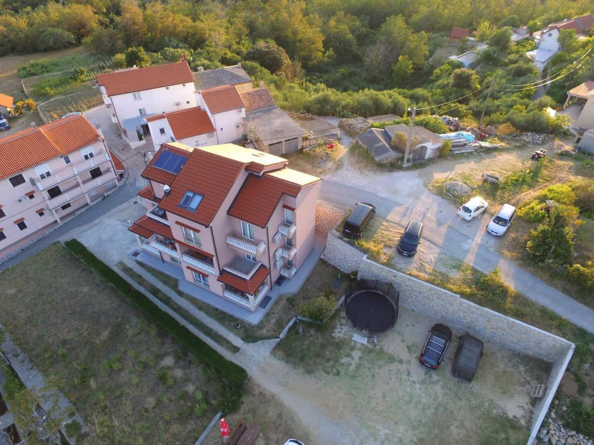 Apartmani Danijela Tomicic โลปาร์ ภายนอก รูปภาพ